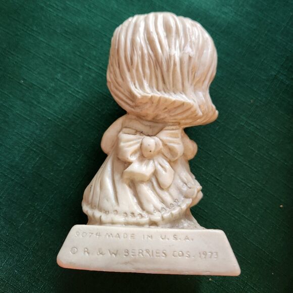 R&W Berries “Thumbody Luvs You” Figurine – 1973, USA Made, #9074 - Picture 2 of 6